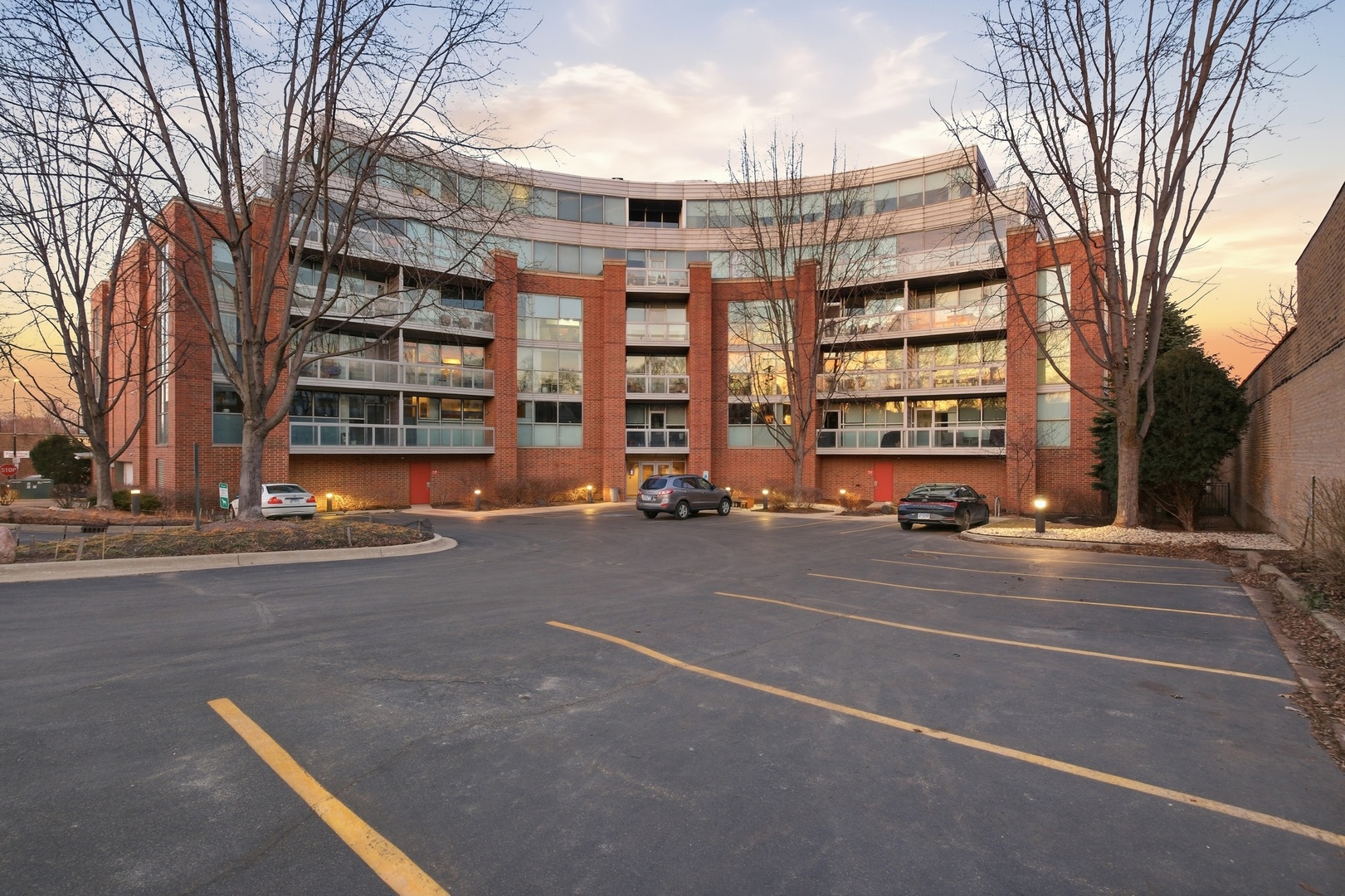 1228 EMERSON Street #304, Evanston, IL 60201