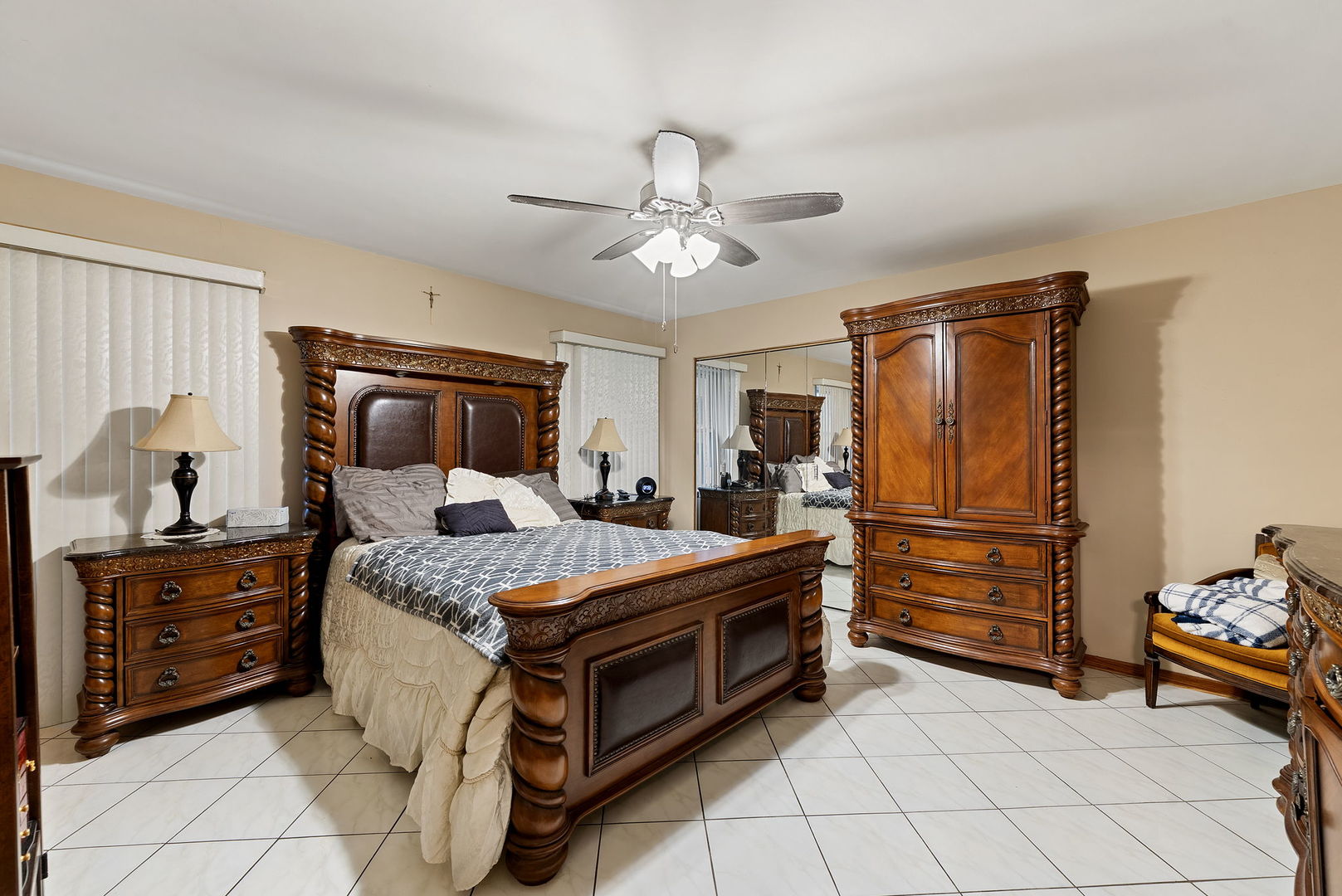 8729 W Summerdale Avenue, Chicago, IL 60656