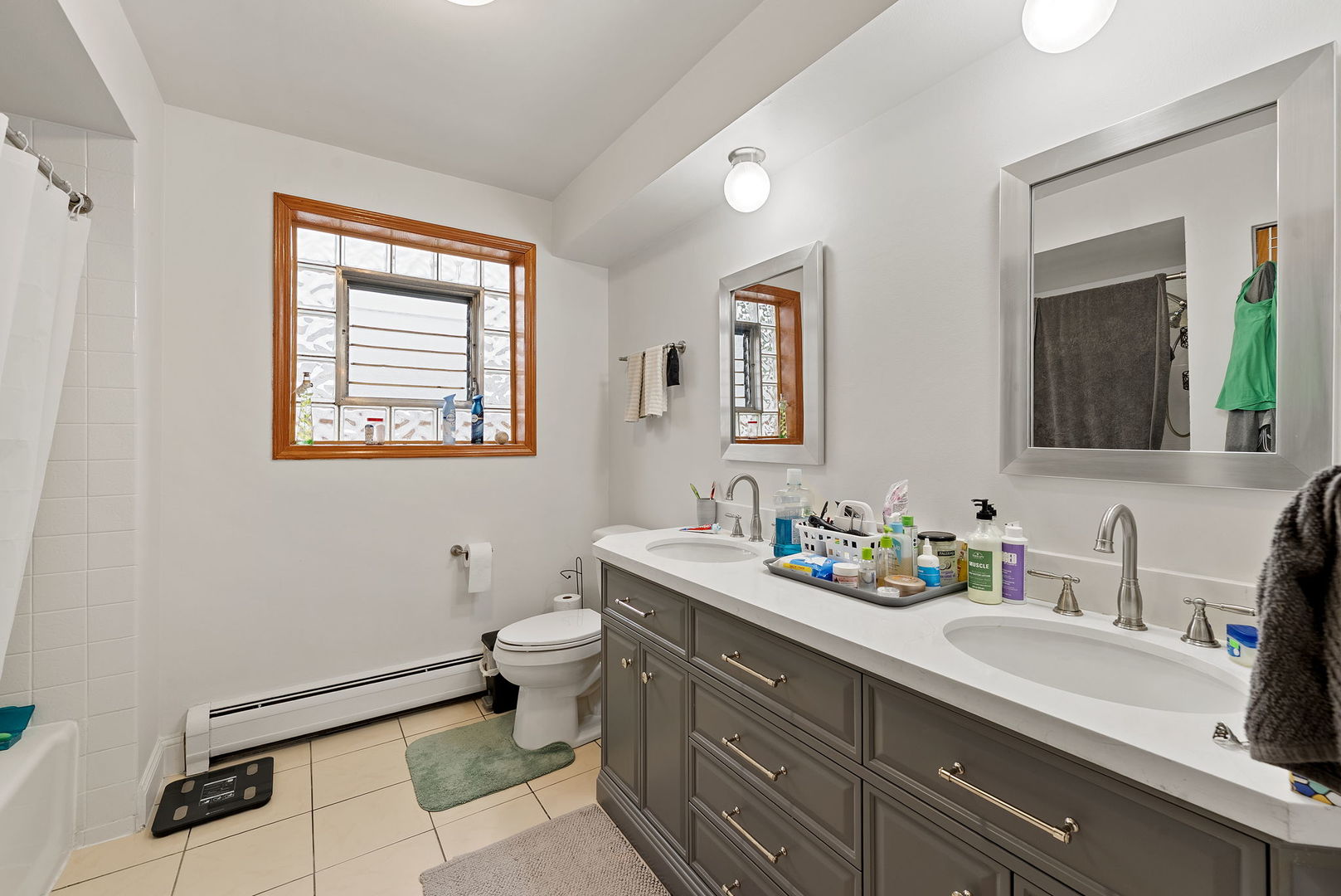 8729 W Summerdale Avenue, Chicago, IL 60656