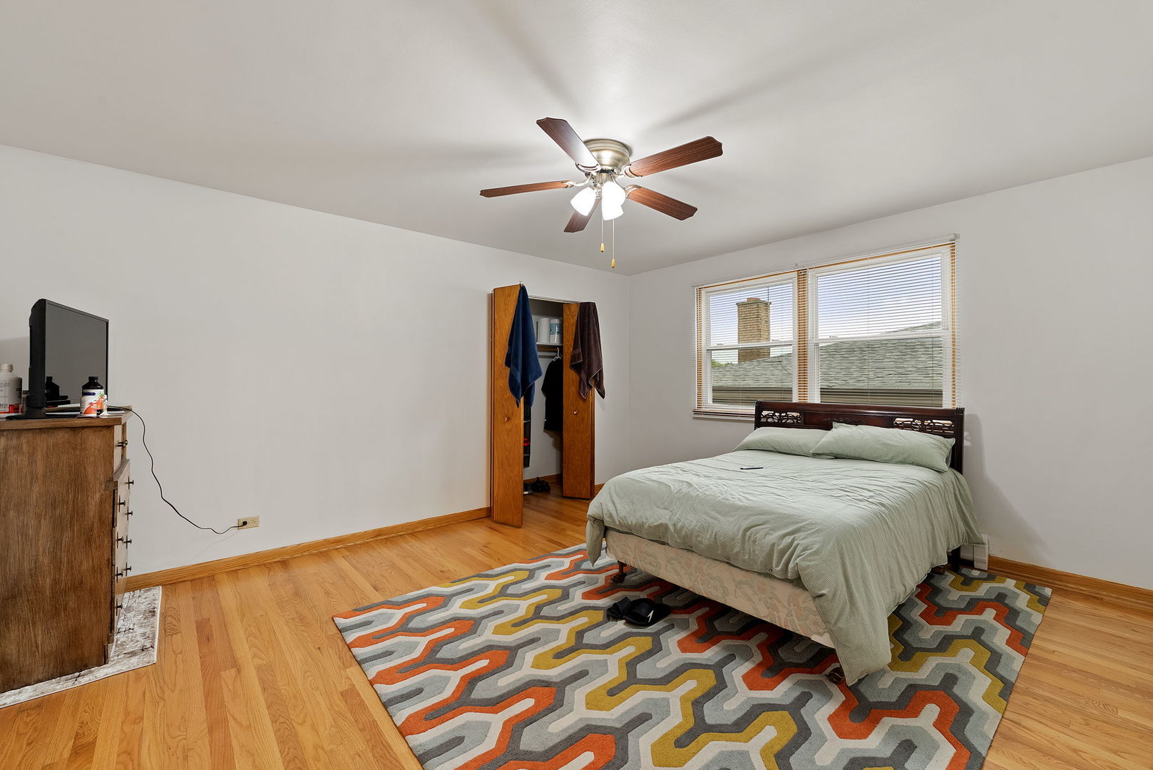 8729 W Summerdale Avenue, Chicago, IL 60656