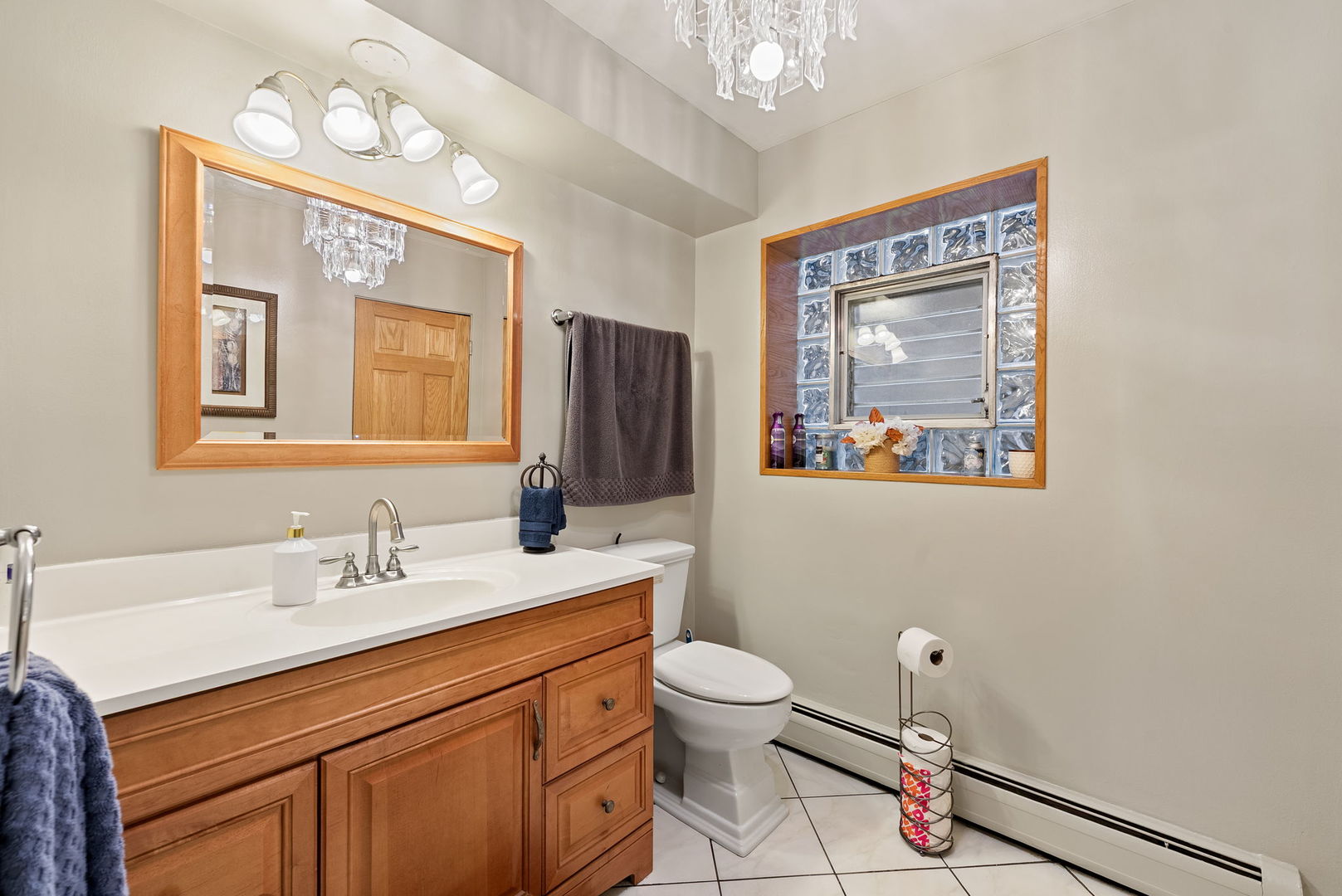 8729 W Summerdale Avenue, Chicago, IL 60656