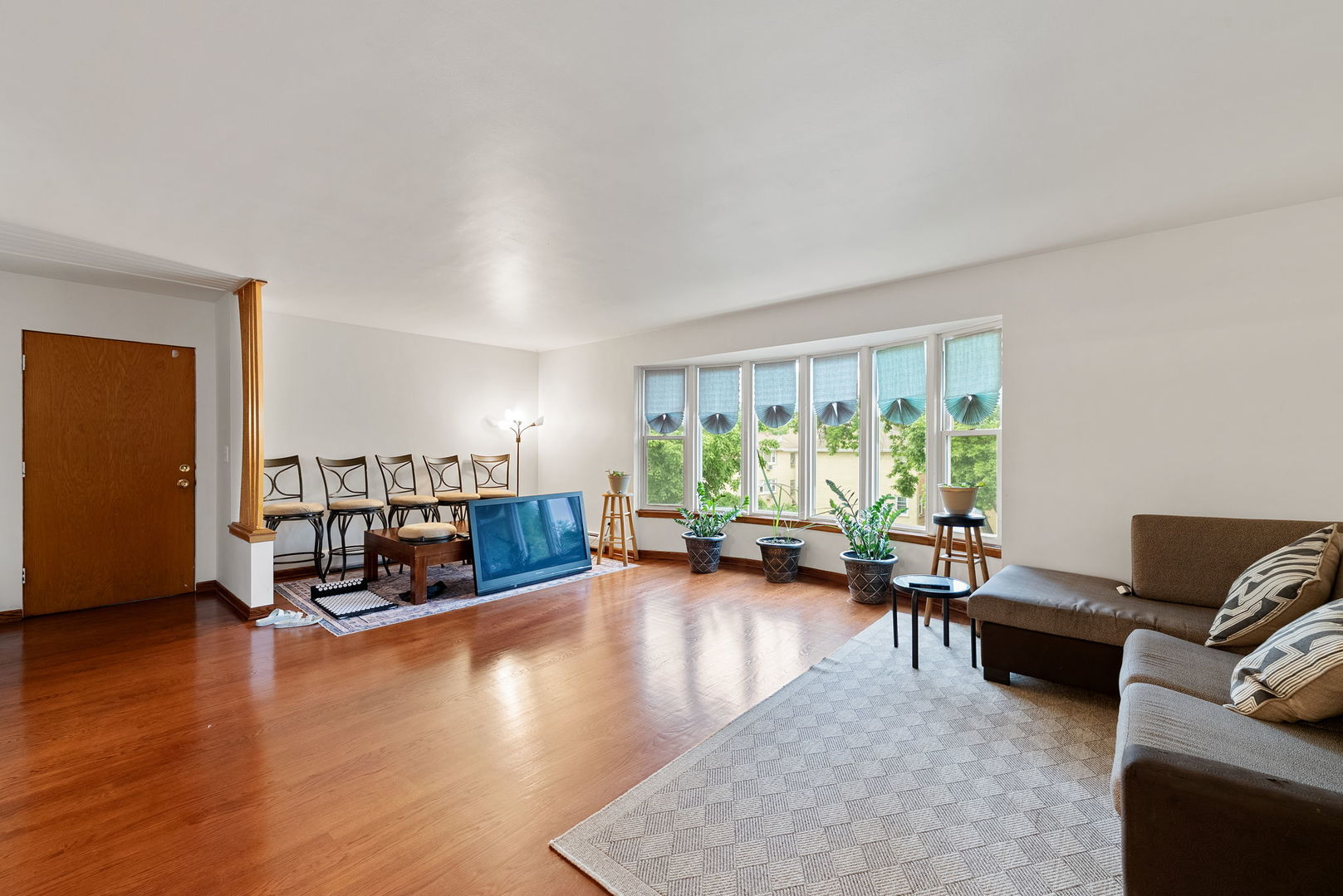 8729 W Summerdale Avenue, Chicago, IL 60656