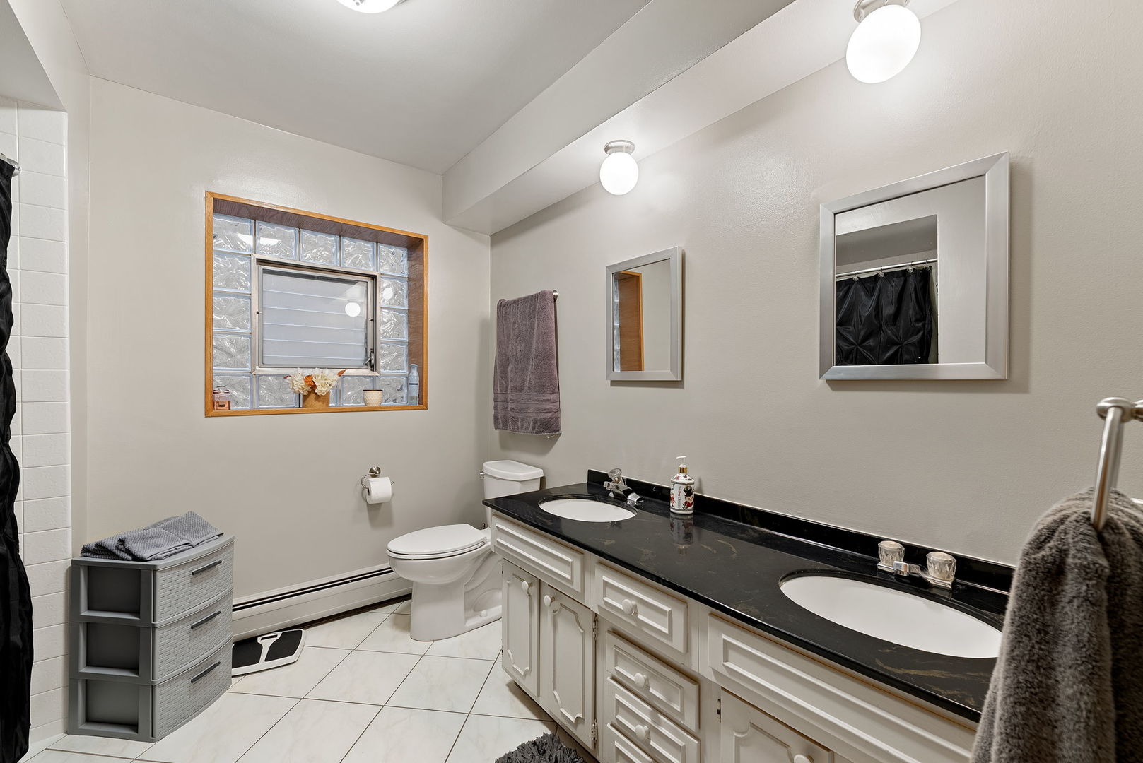 8729 W Summerdale Avenue, Chicago, IL 60656