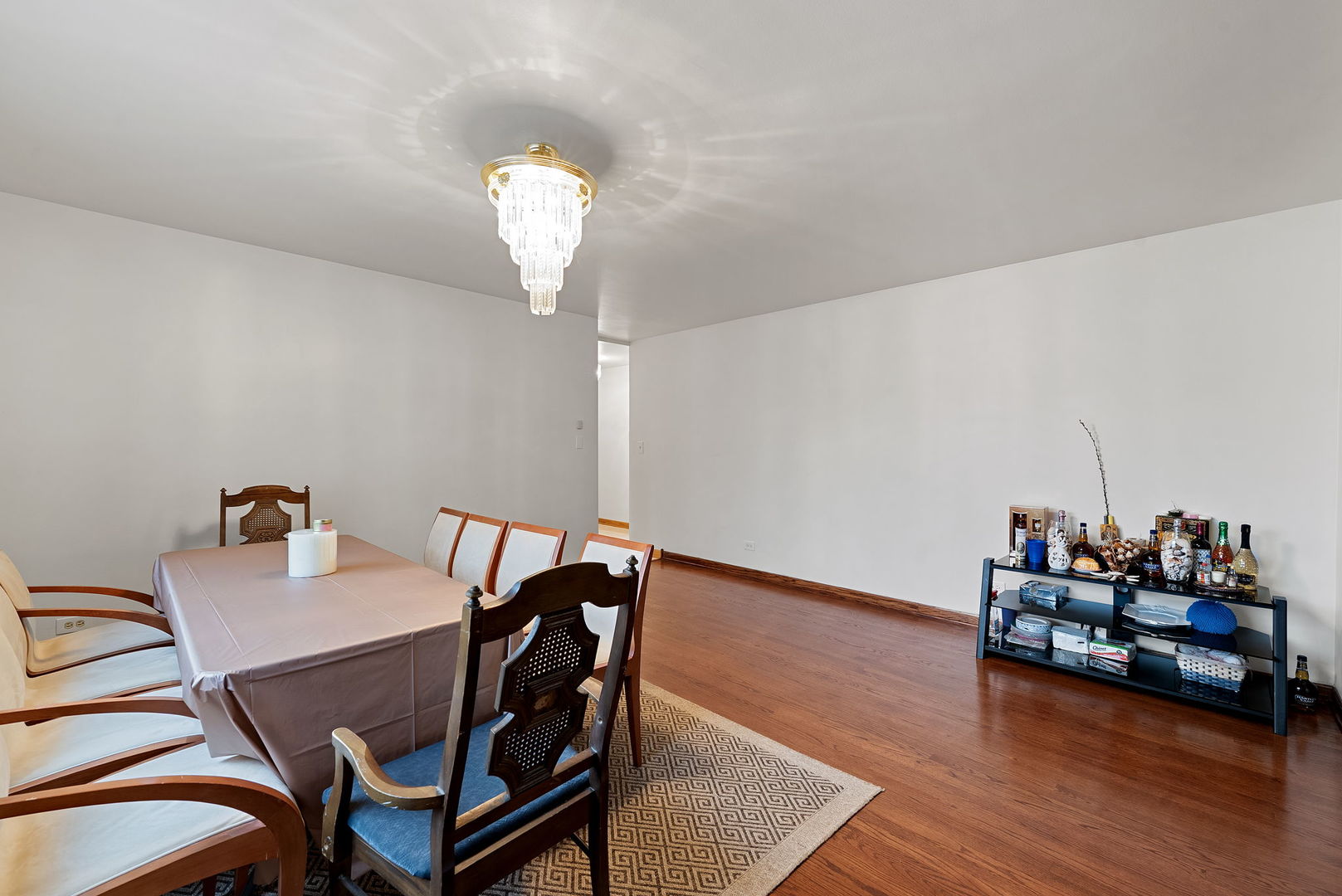 8729 W Summerdale Avenue, Chicago, IL 60656