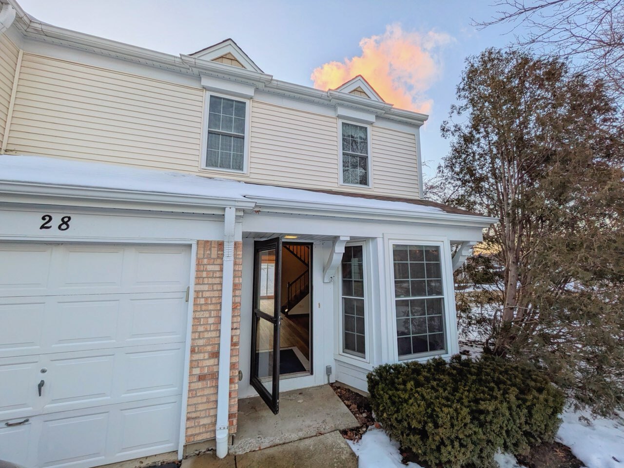 28 N Oltendorf Road #28, Streamwood, IL 60107