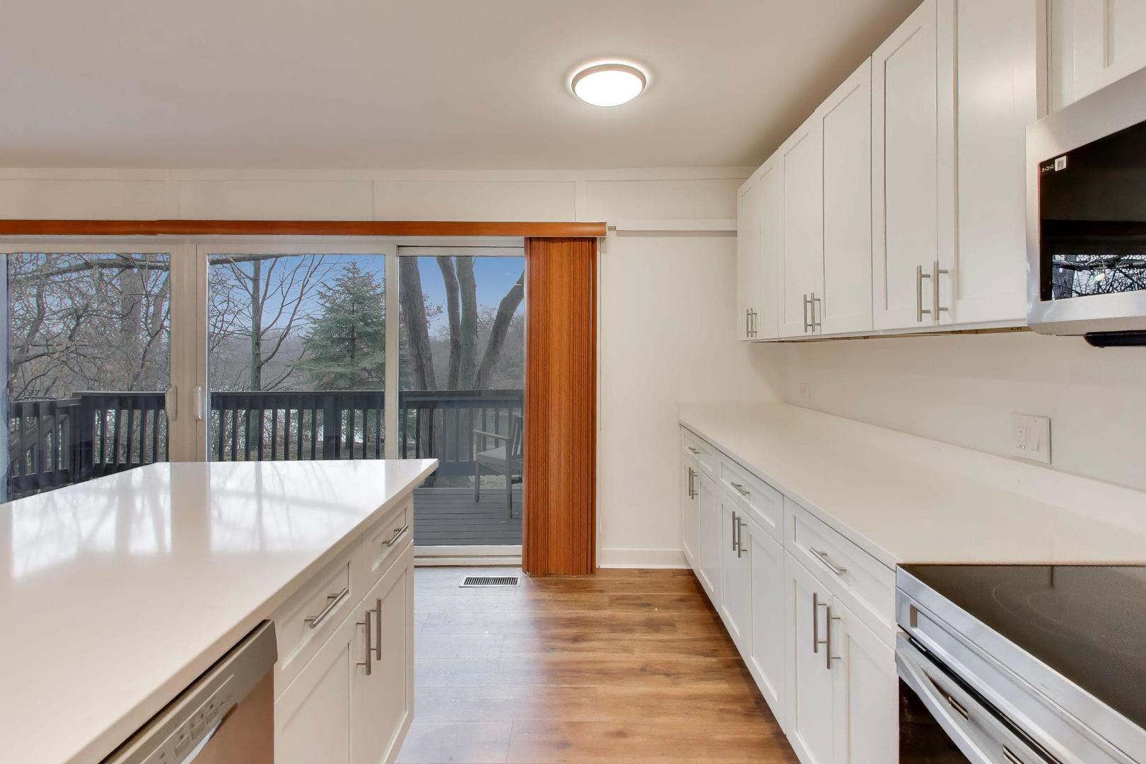 1615 Maple Terrace #115-1L, Lisle, IL 60532