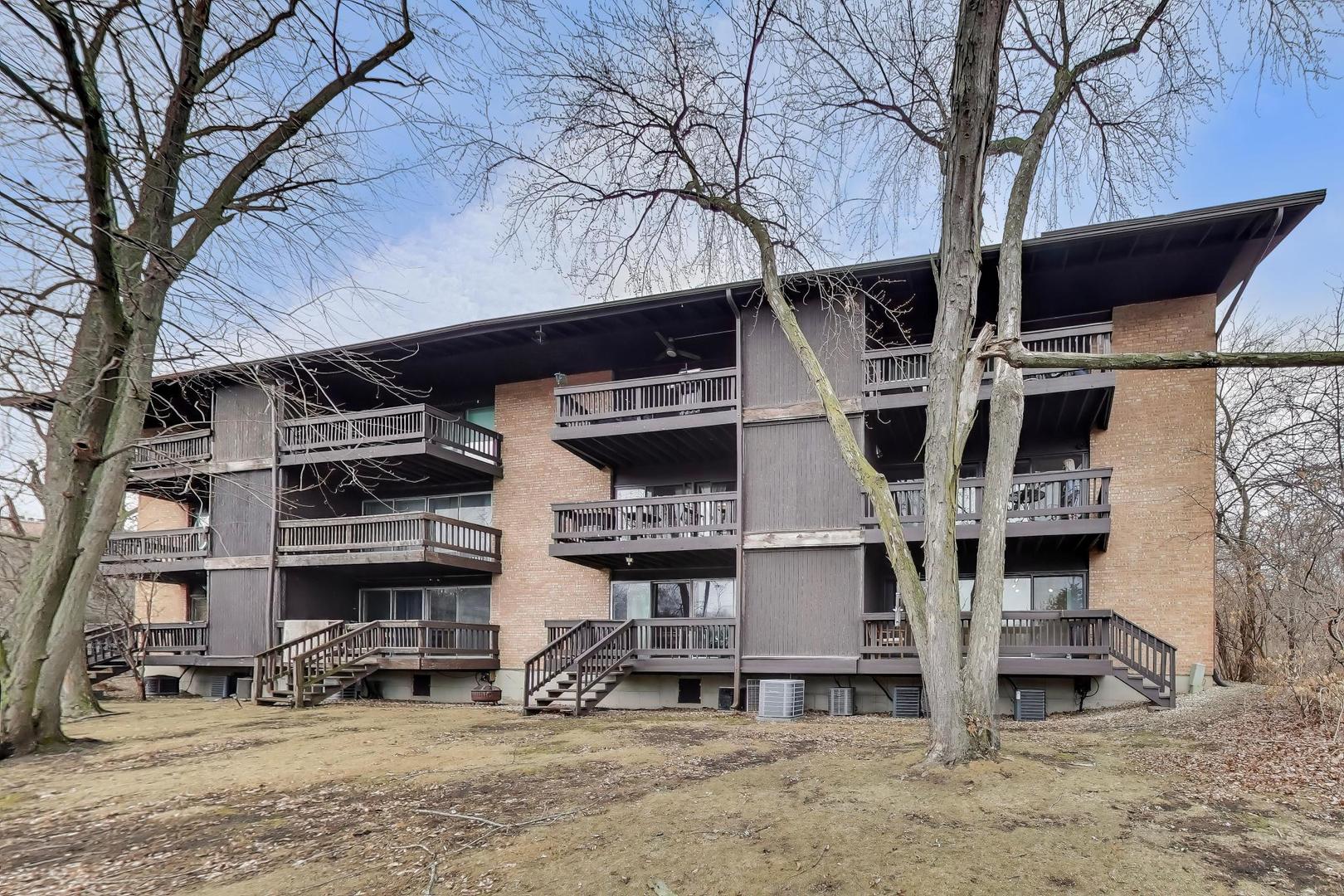 1615 Maple Terrace #115-1L, Lisle, IL 60532