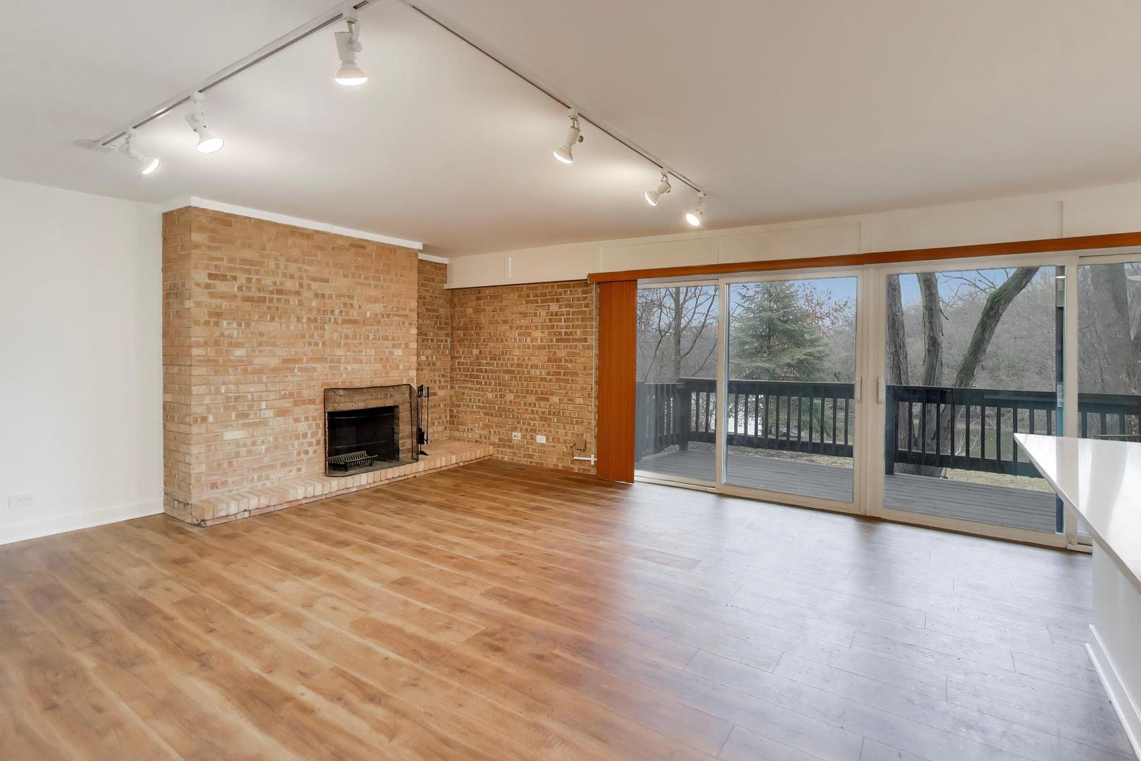 1615 Maple Terrace #115-1L, Lisle, IL 60532