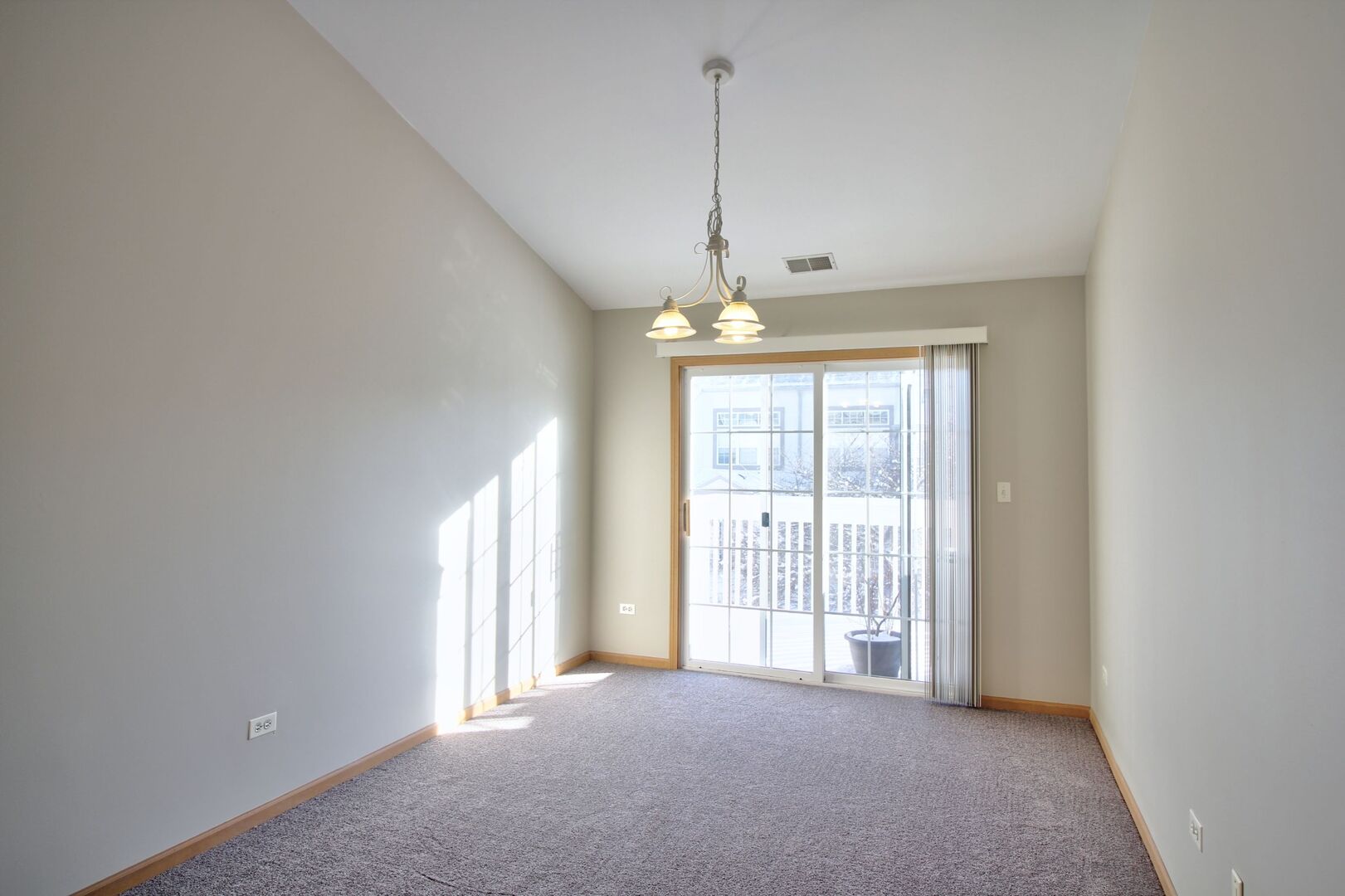 2427 Sheehan Circle #202, Naperville, IL 60564