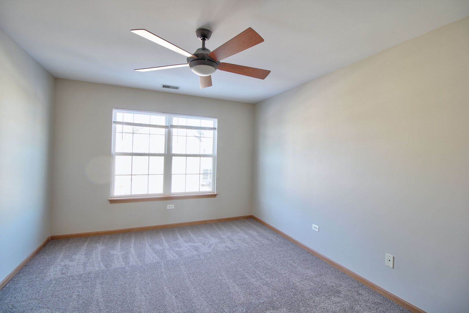 2427 Sheehan Circle #202, Naperville, IL 60564