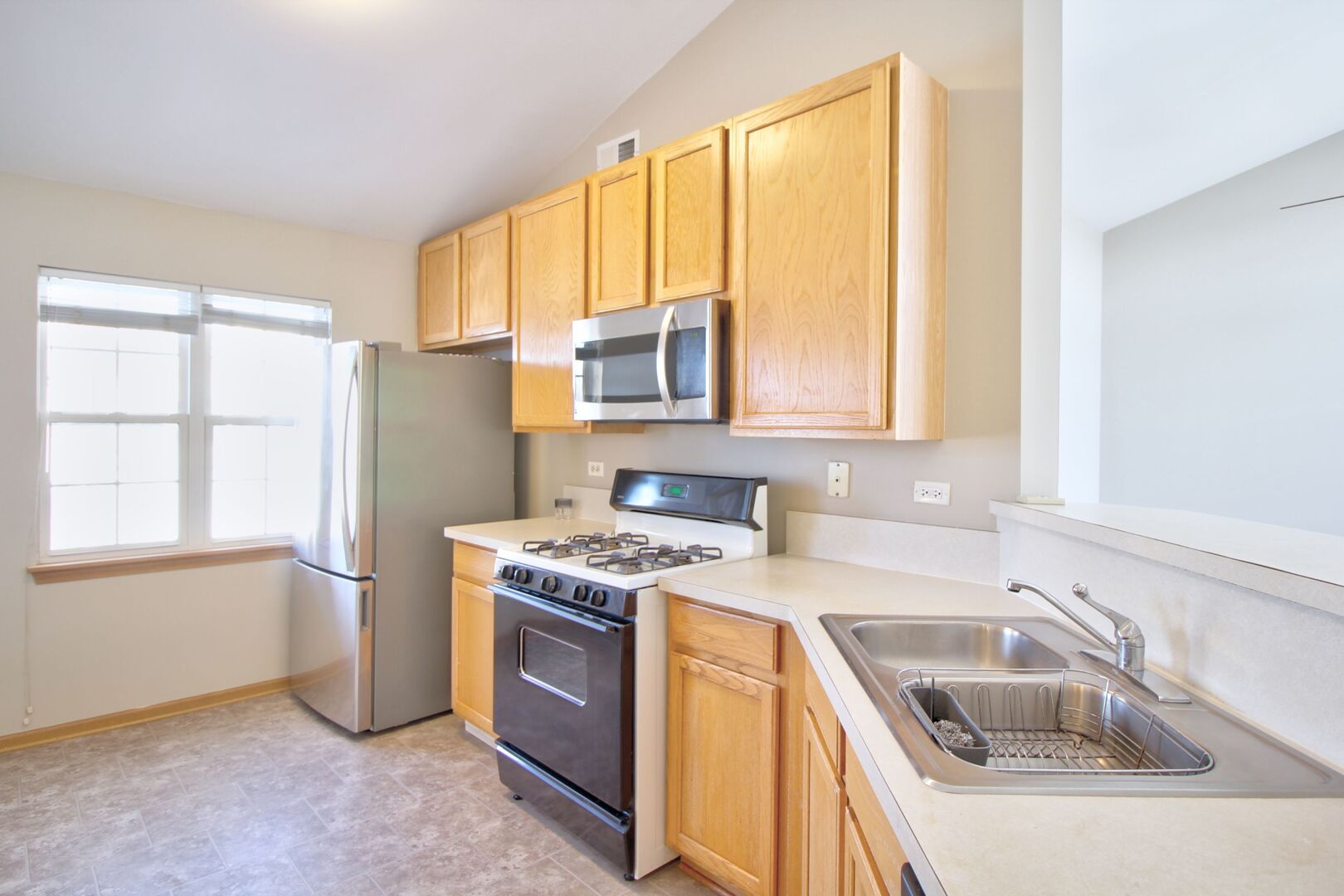 2427 Sheehan Circle #202, Naperville, IL 60564