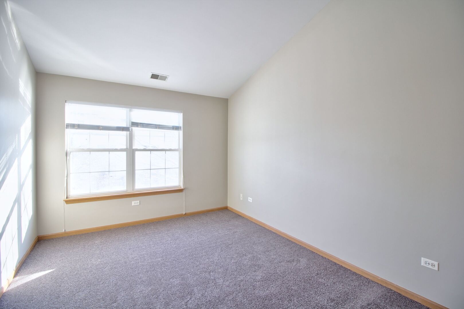 2427 Sheehan Circle #202, Naperville, IL 60564