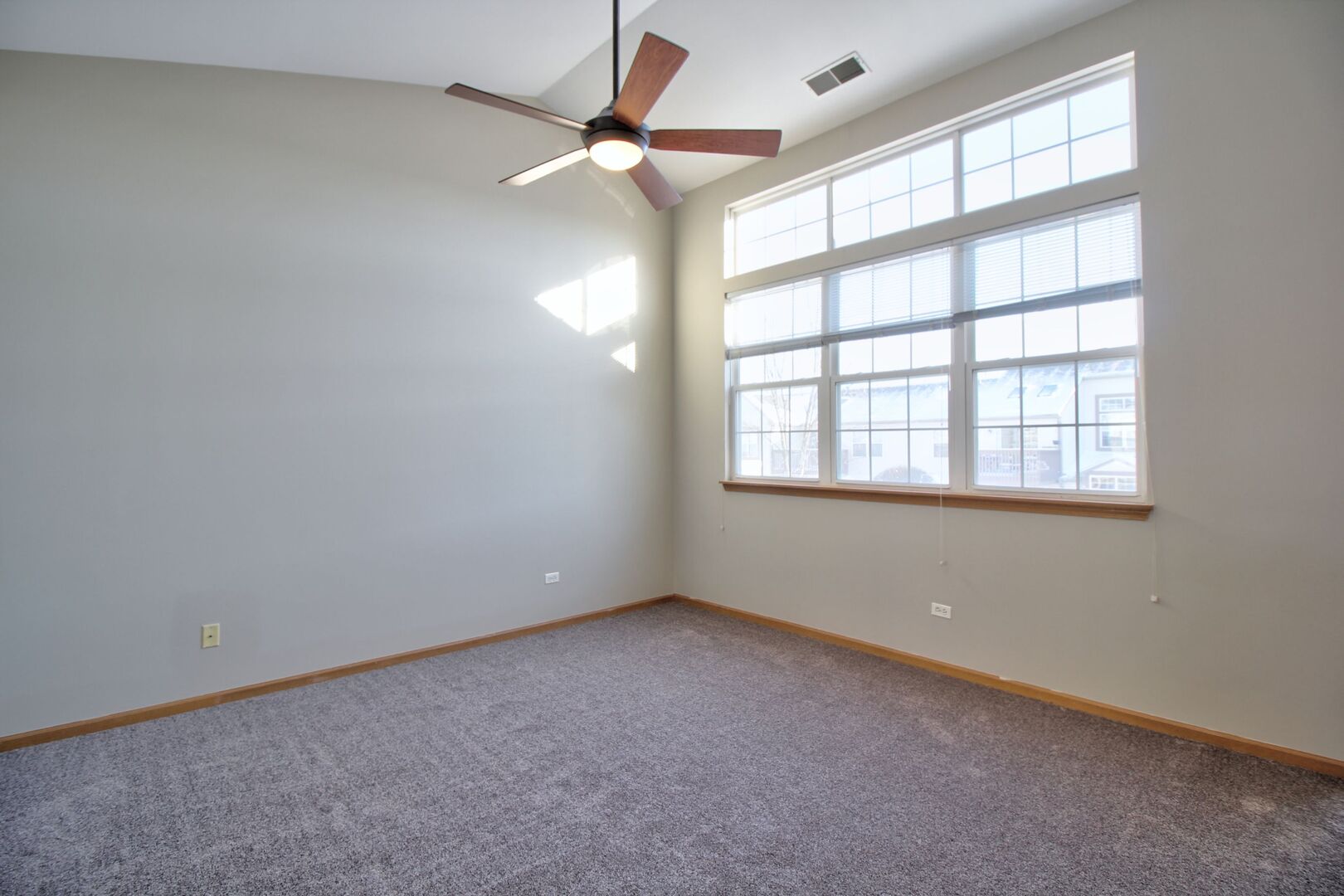 2427 Sheehan Circle #202, Naperville, IL 60564