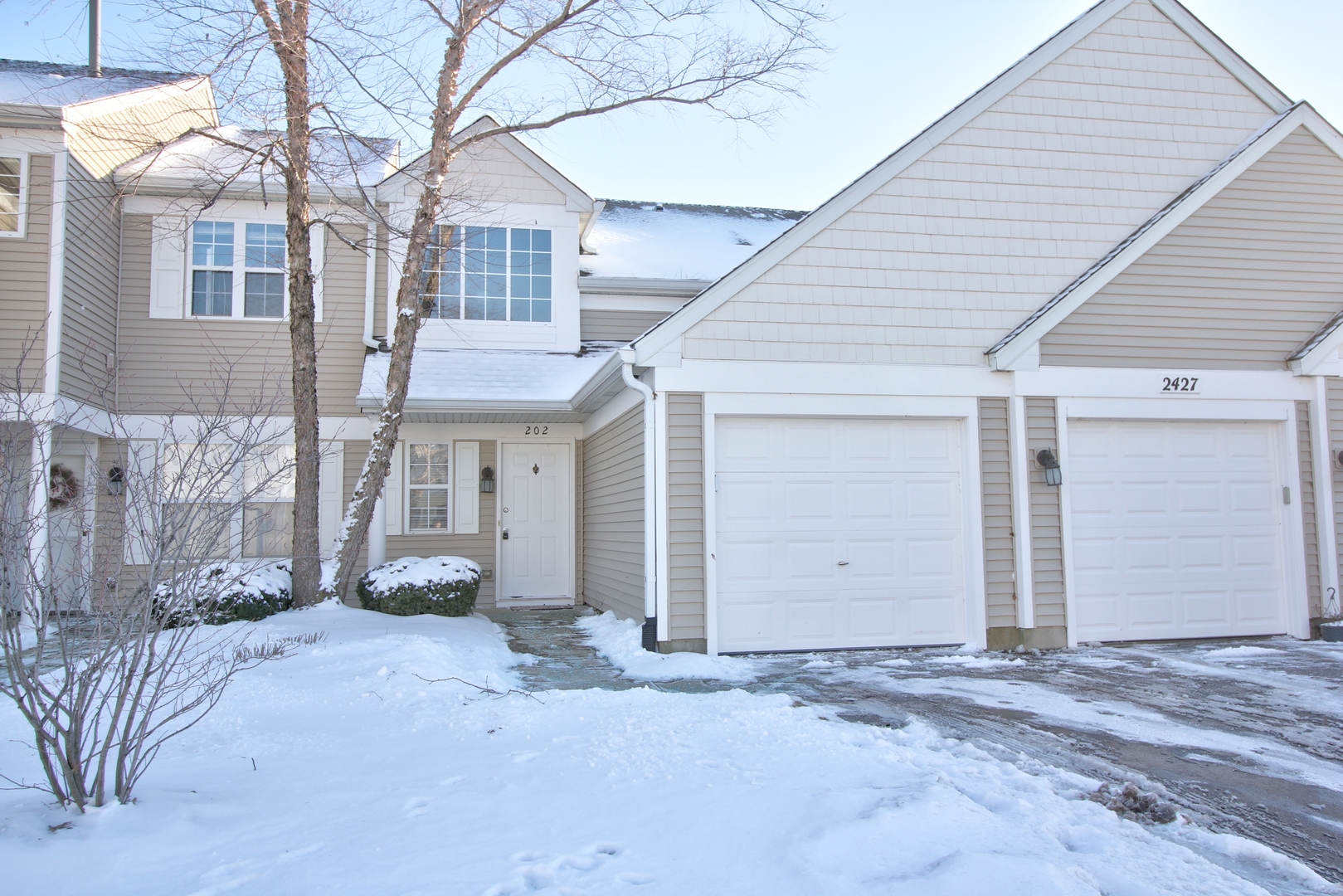 2427 Sheehan Circle #202, Naperville, IL 60564