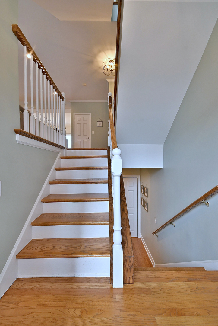 142 W 3rd Street #142, Elmhurst, IL 60126