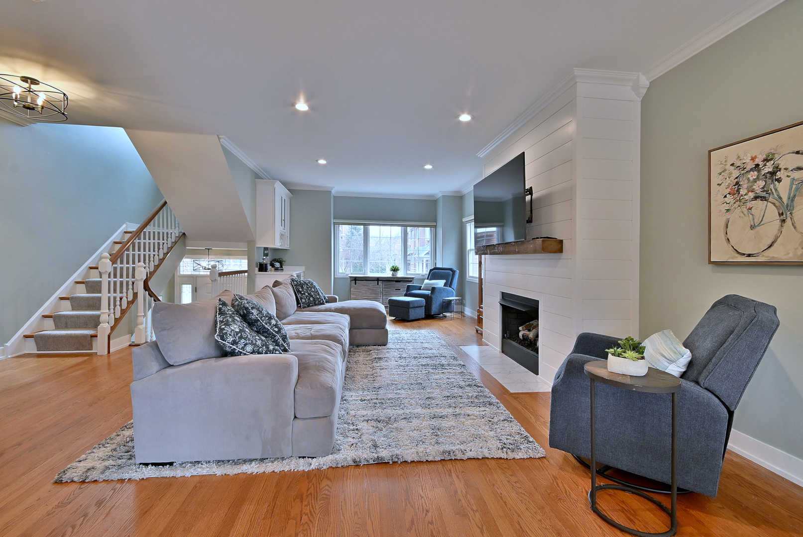 142 W 3rd Street #142, Elmhurst, IL 60126