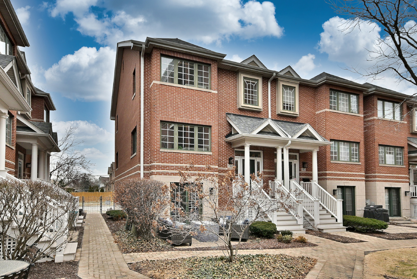 142 W 3rd Street #142, Elmhurst, IL 60126