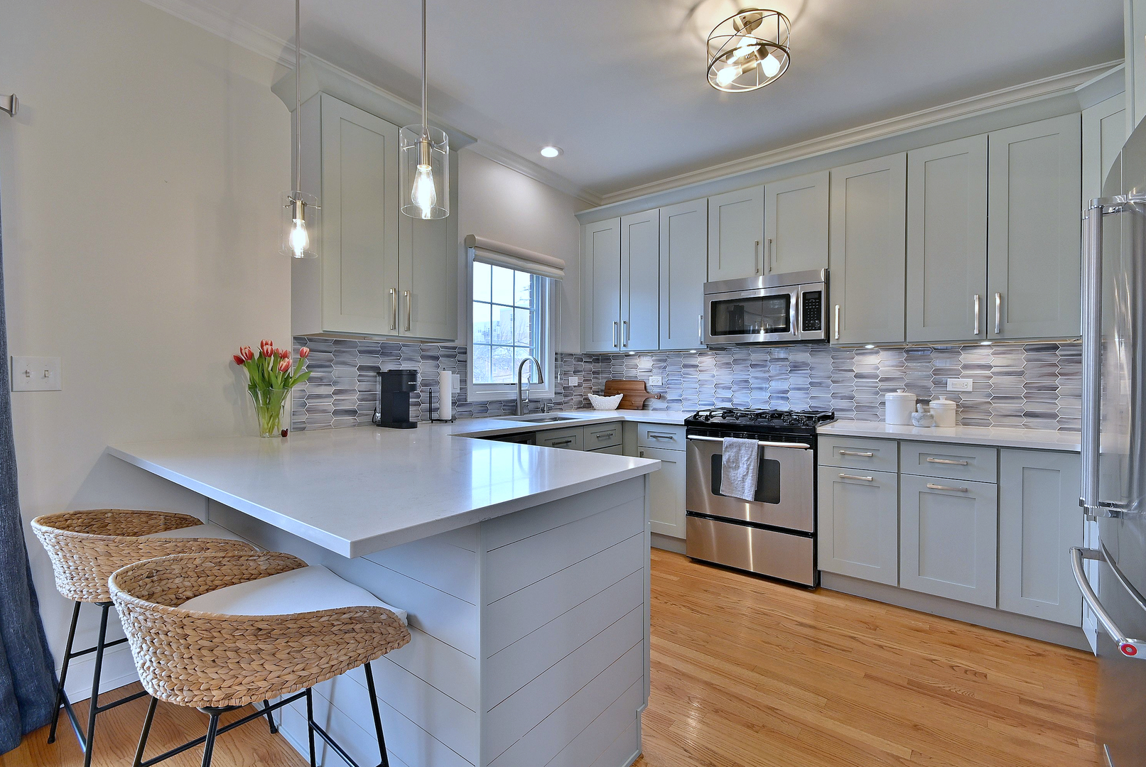 142 W 3rd Street #142, Elmhurst, IL 60126