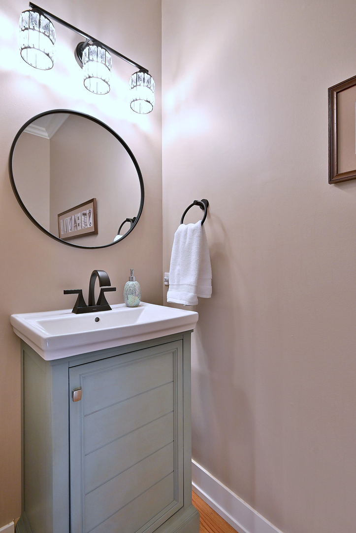 142 W 3rd Street #142, Elmhurst, IL 60126