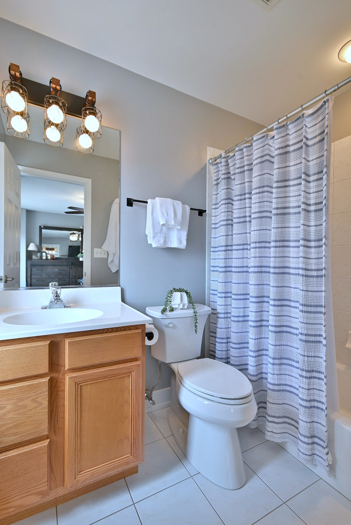 142 W 3rd Street #142, Elmhurst, IL 60126