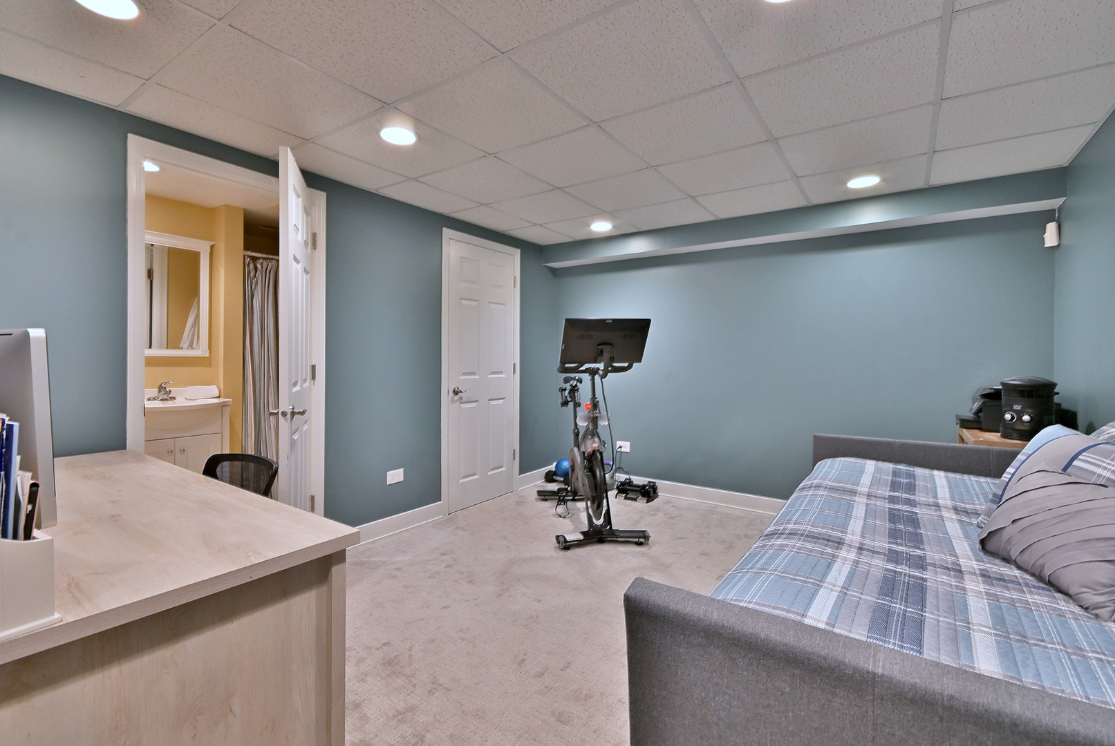 142 W 3rd Street #142, Elmhurst, IL 60126