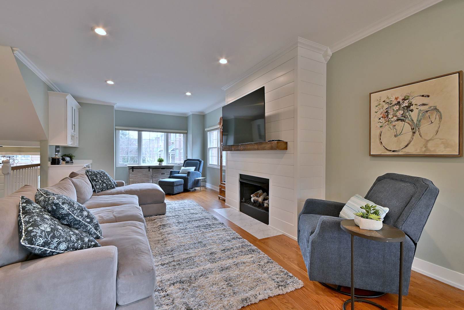 142 W 3rd Street #142, Elmhurst, IL 60126