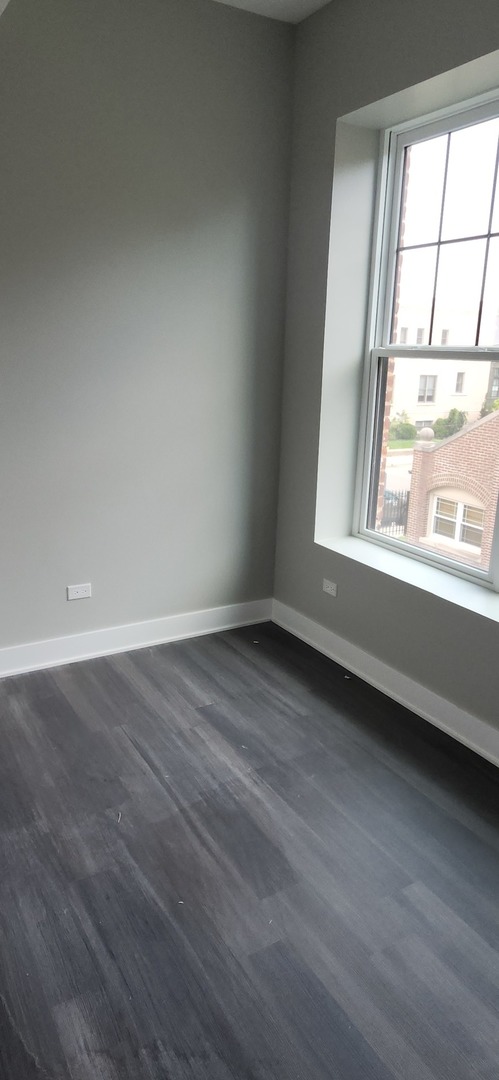 1023 E 45th Street #2, Chicago, IL 60653