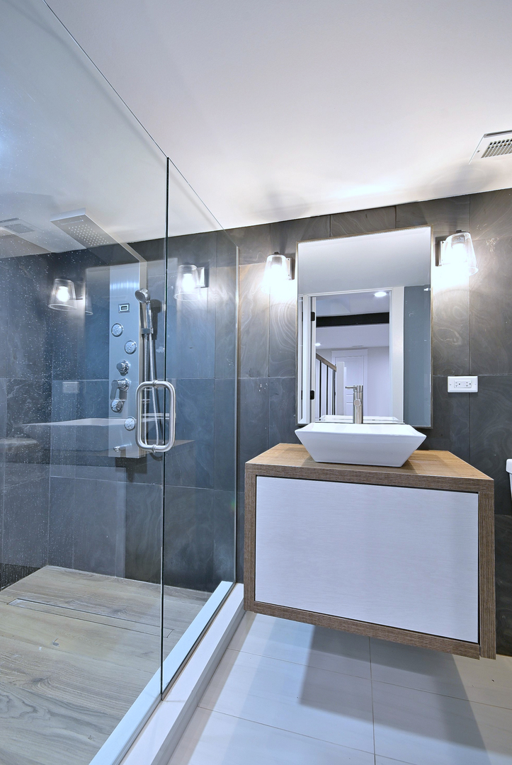 252 Ann Street, Clarendon Hills, IL 60514