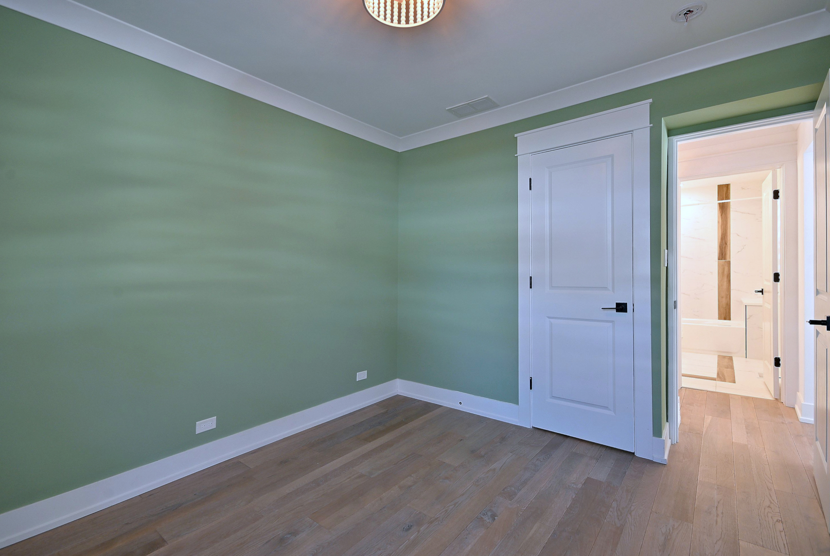 252 Ann Street, Clarendon Hills, IL 60514