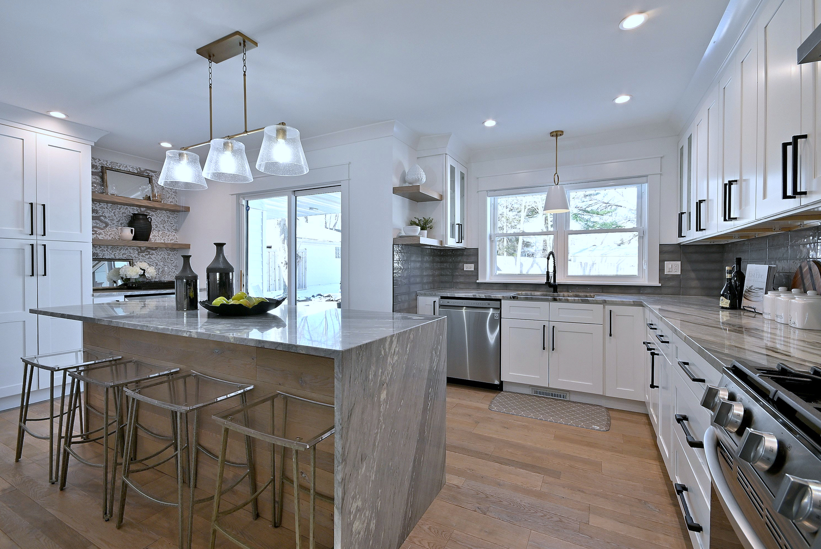 252 Ann Street, Clarendon Hills, IL 60514