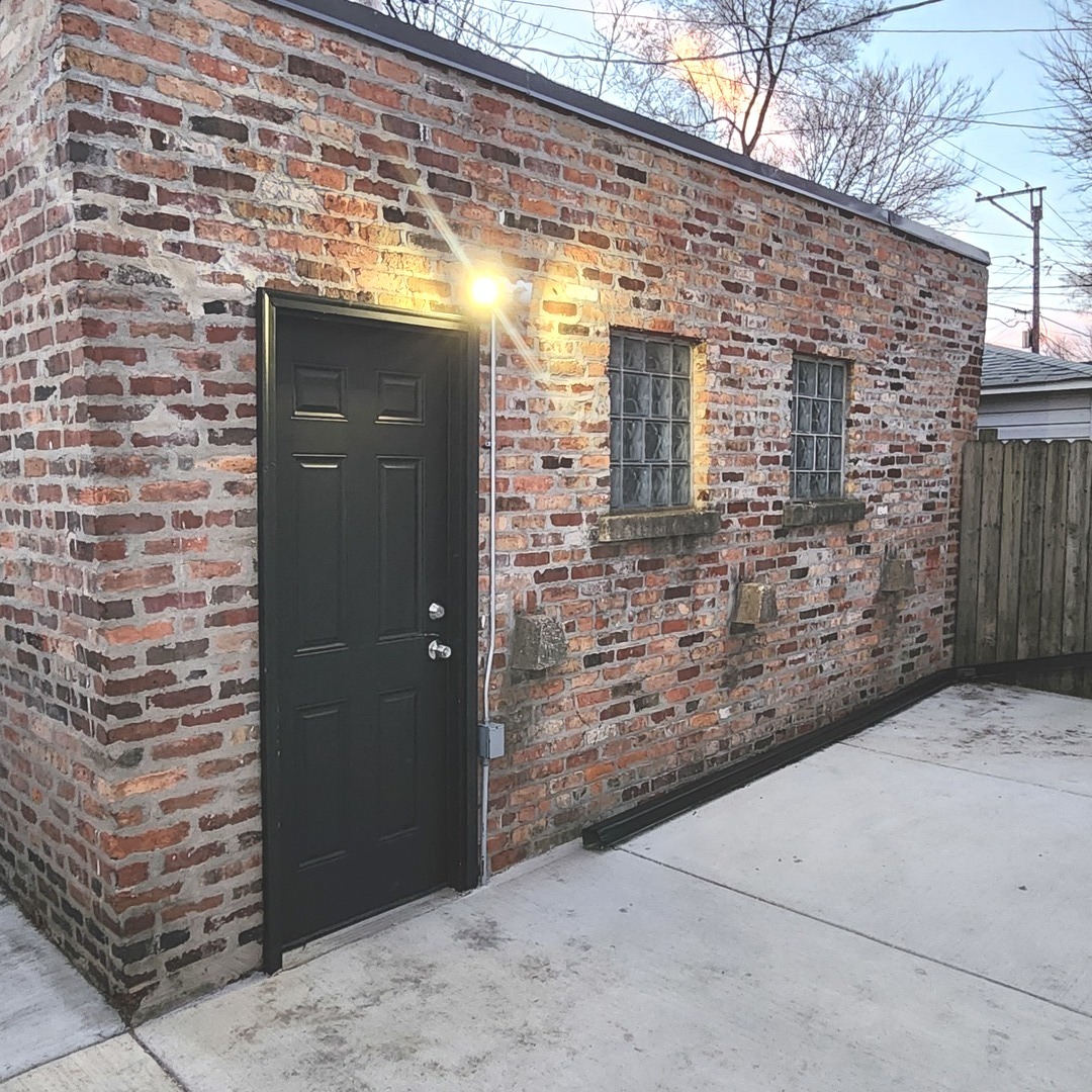 6350 S Champlain Avenue, Chicago, IL 60637