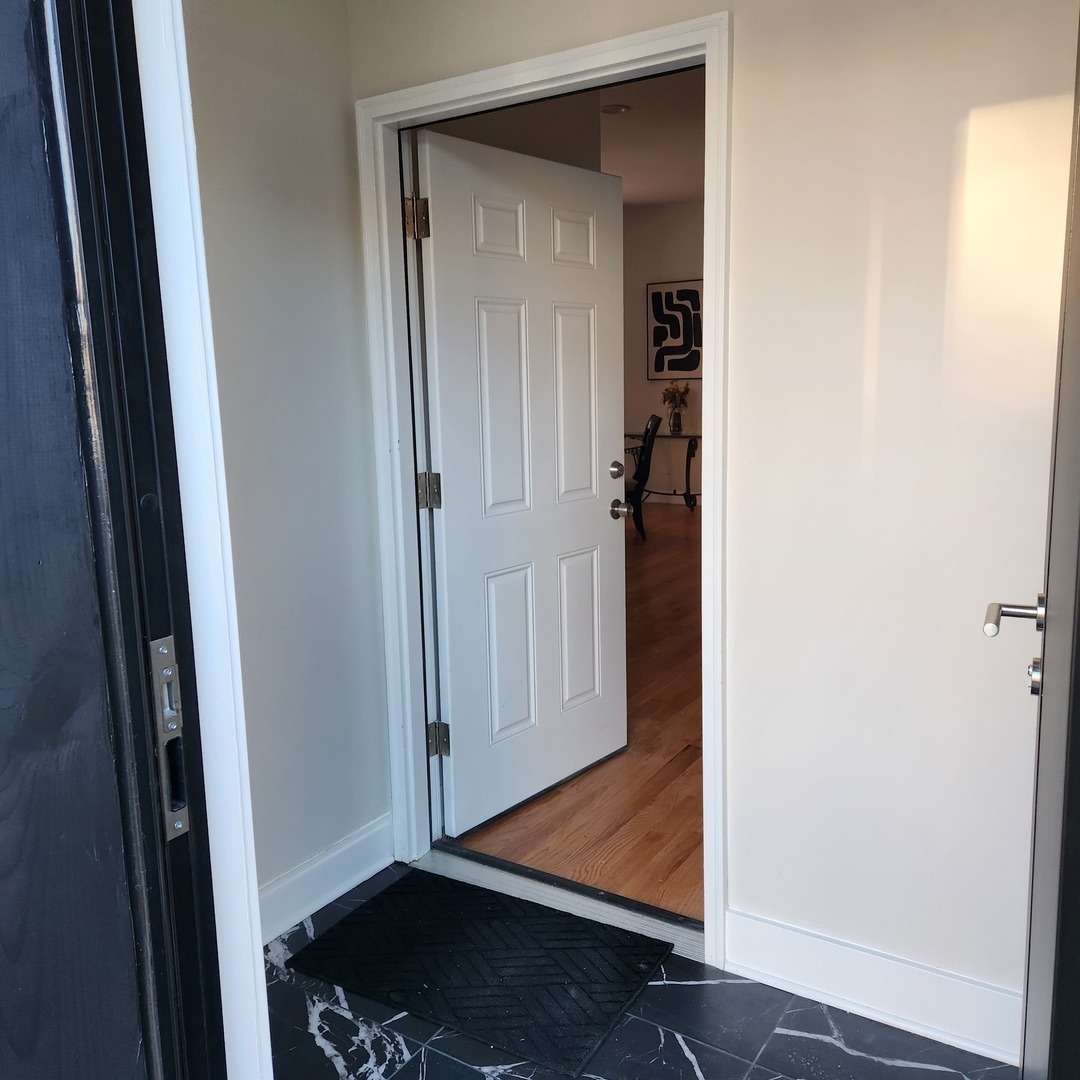 6350 S Champlain Avenue, Chicago, IL 60637