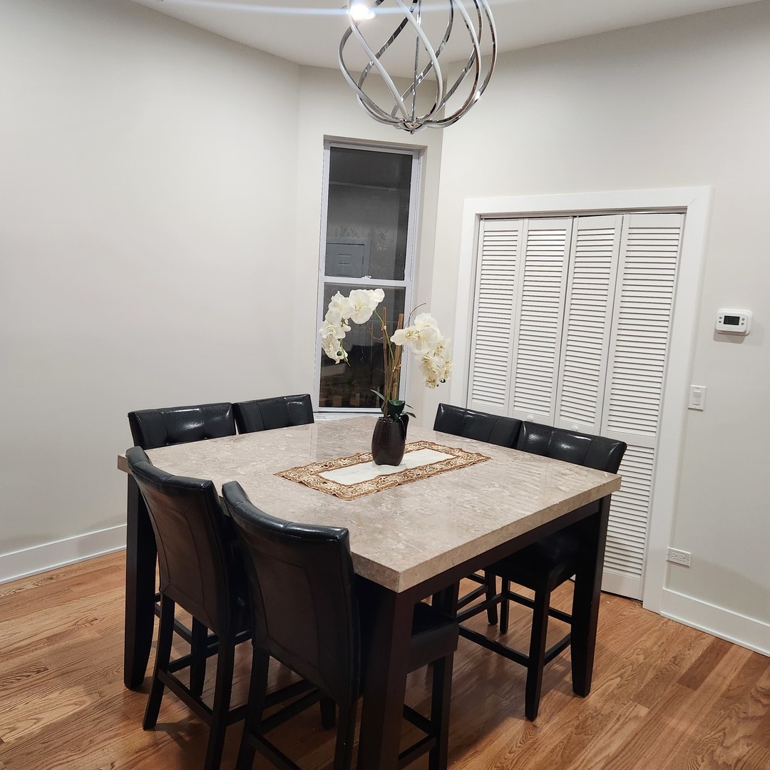 6350 S Champlain Avenue, Chicago, IL 60637