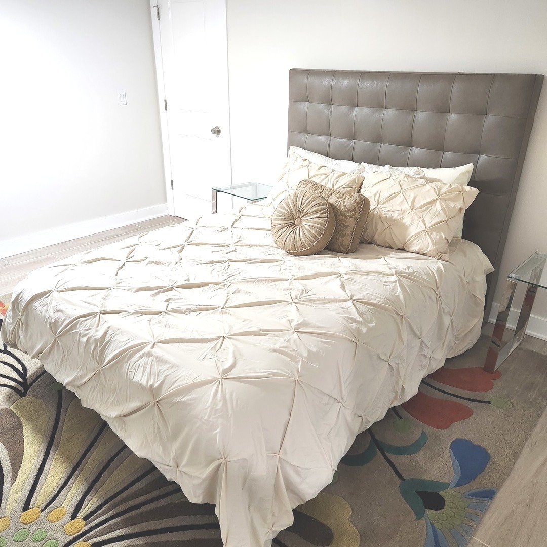 6350 S Champlain Avenue, Chicago, IL 60637