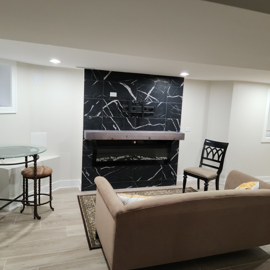 6350 S Champlain Avenue, Chicago, IL 60637