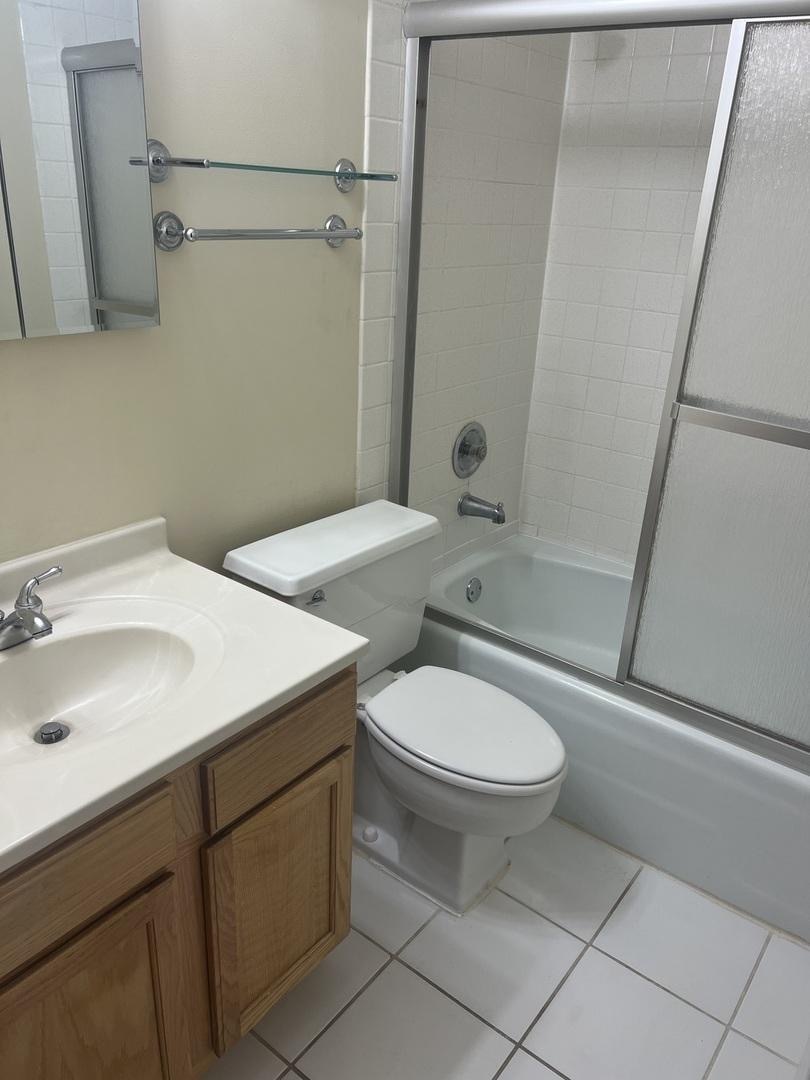 1043 S York Road #606, Bensenville, IL 60106