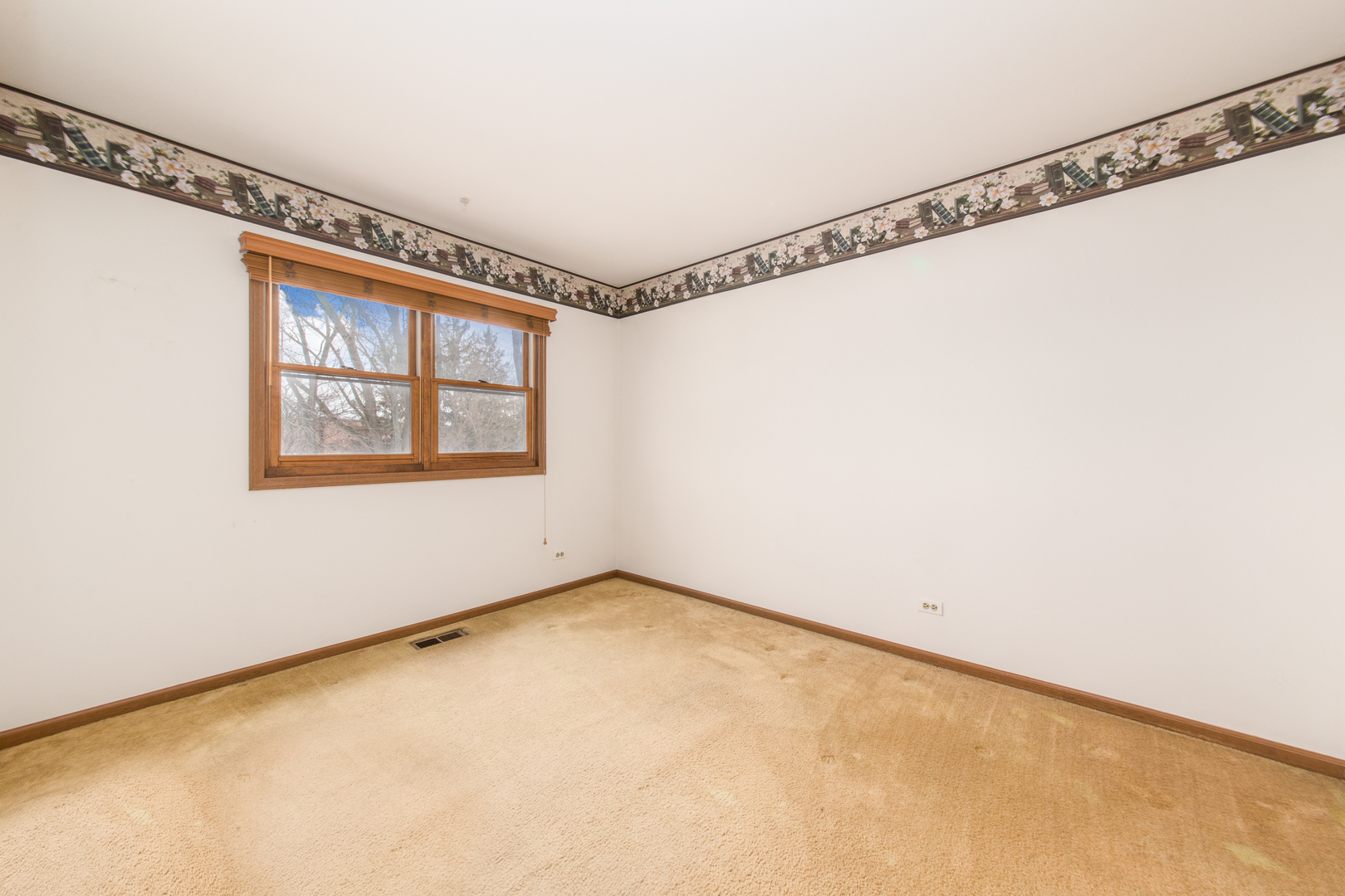 400 Green River Court, Schaumburg, IL 60194