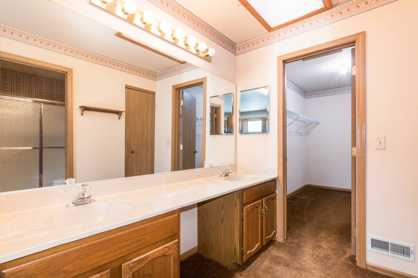 400 Green River Court, Schaumburg, IL 60194