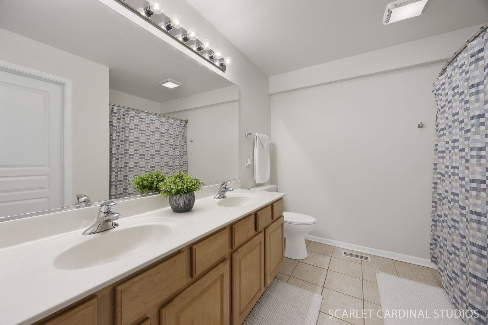 2826 Peachtree Circle, Aurora, IL 60502