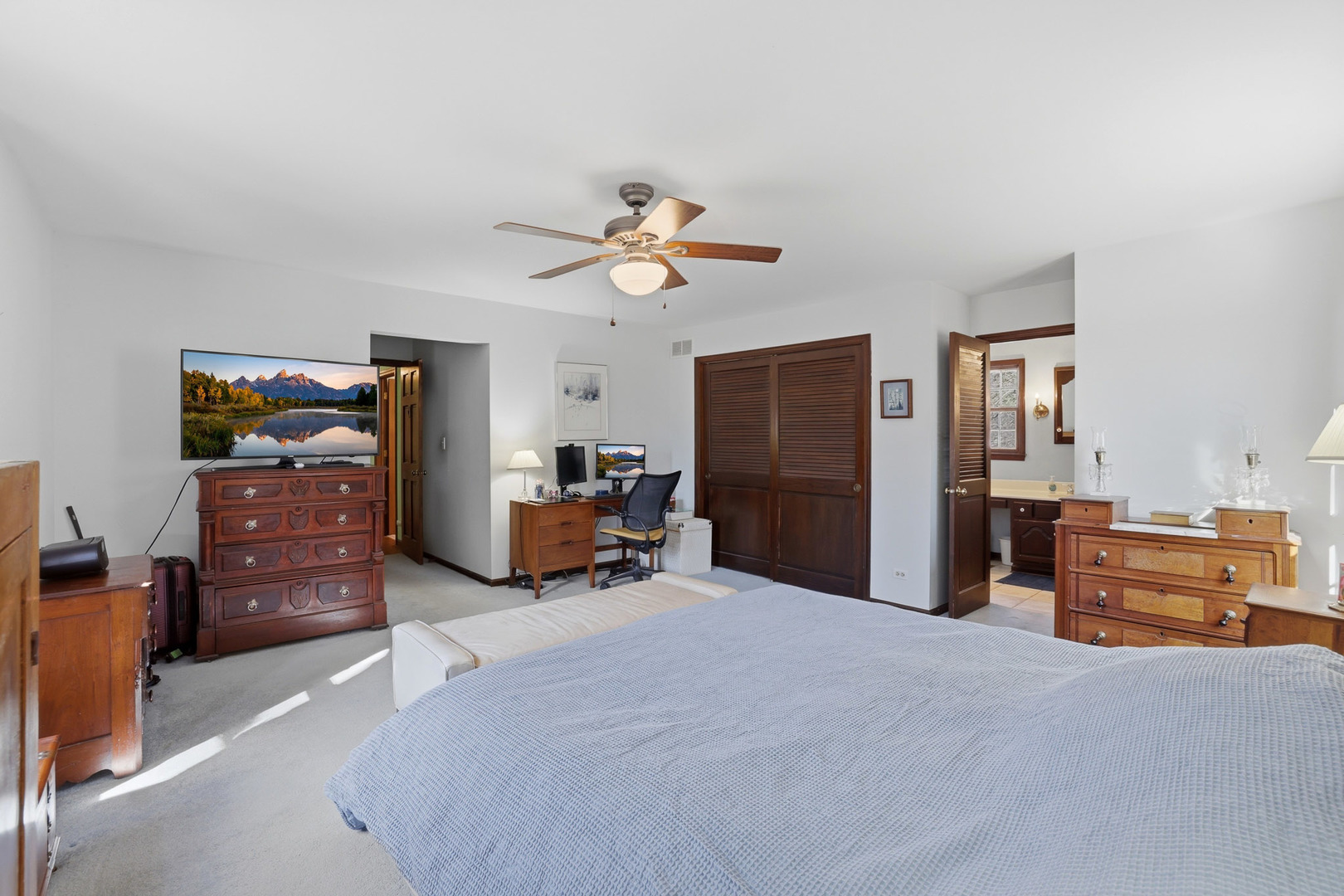 30W030 SCHICK Road, Bartlett, IL 60104