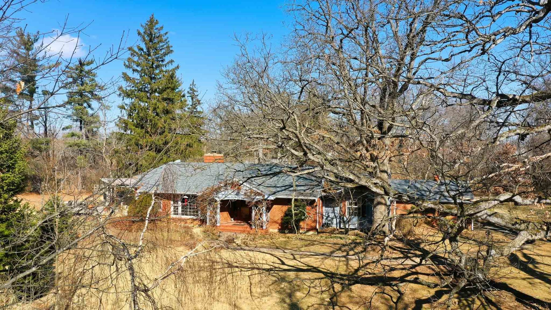 30W030 SCHICK Road, Bartlett, IL 60104