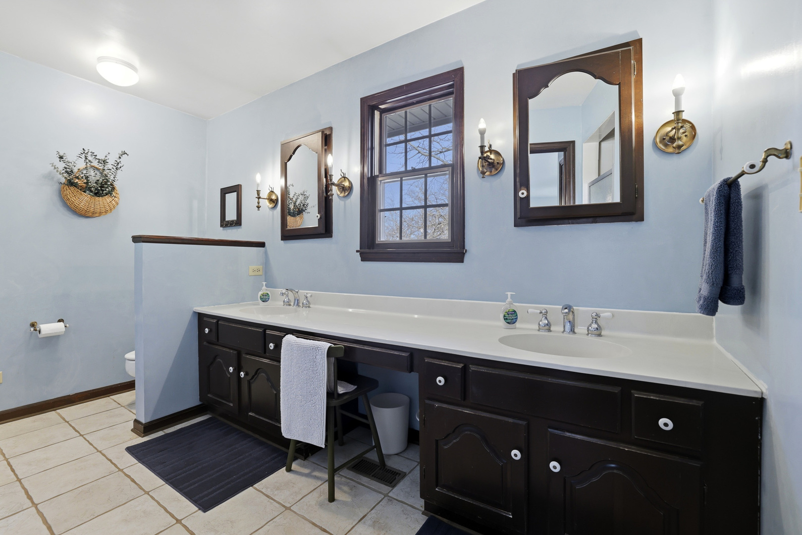 30W030 SCHICK Road, Bartlett, IL 60104