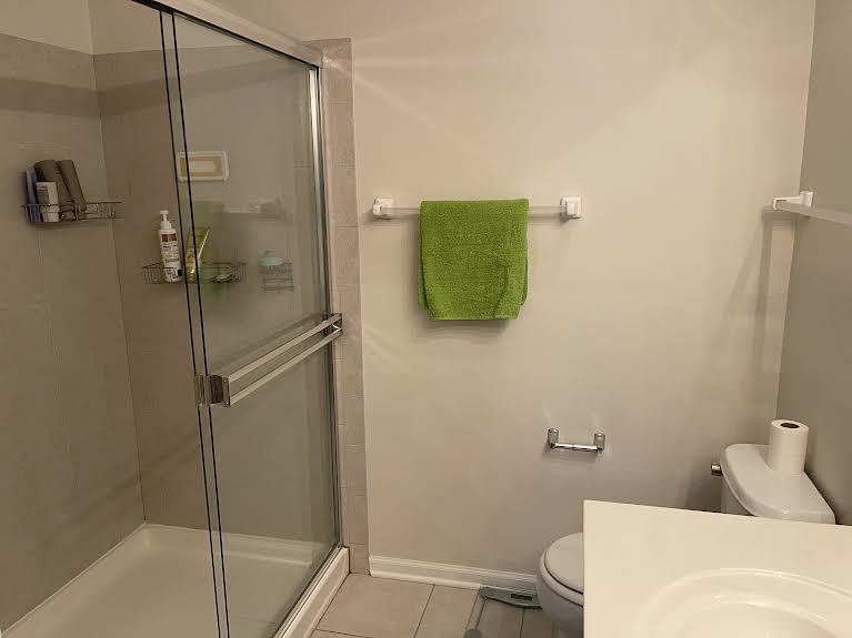 1040 N Claremont Drive, Palatine, IL 60074