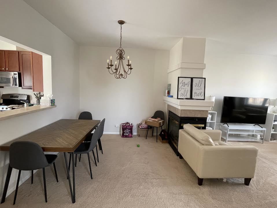 1040 N Claremont Drive, Palatine, IL 60074