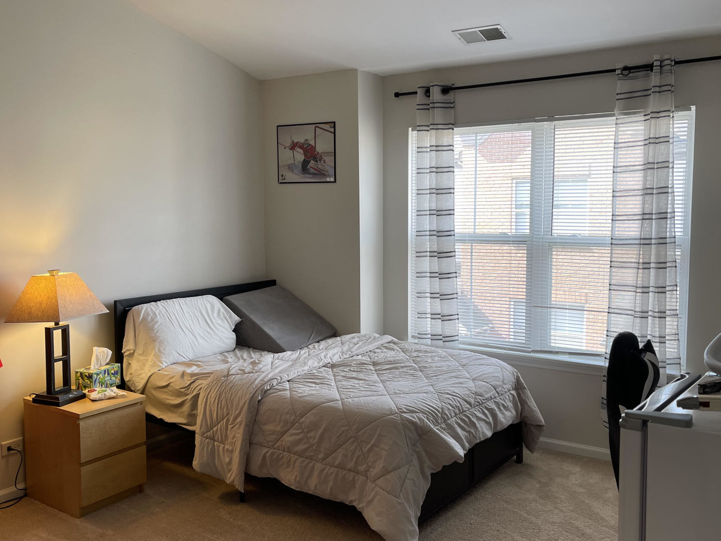 1040 N Claremont Drive, Palatine, IL 60074