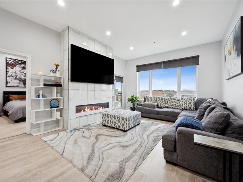 1000 Village Center Drive #405, Burr Ridge, IL 60527