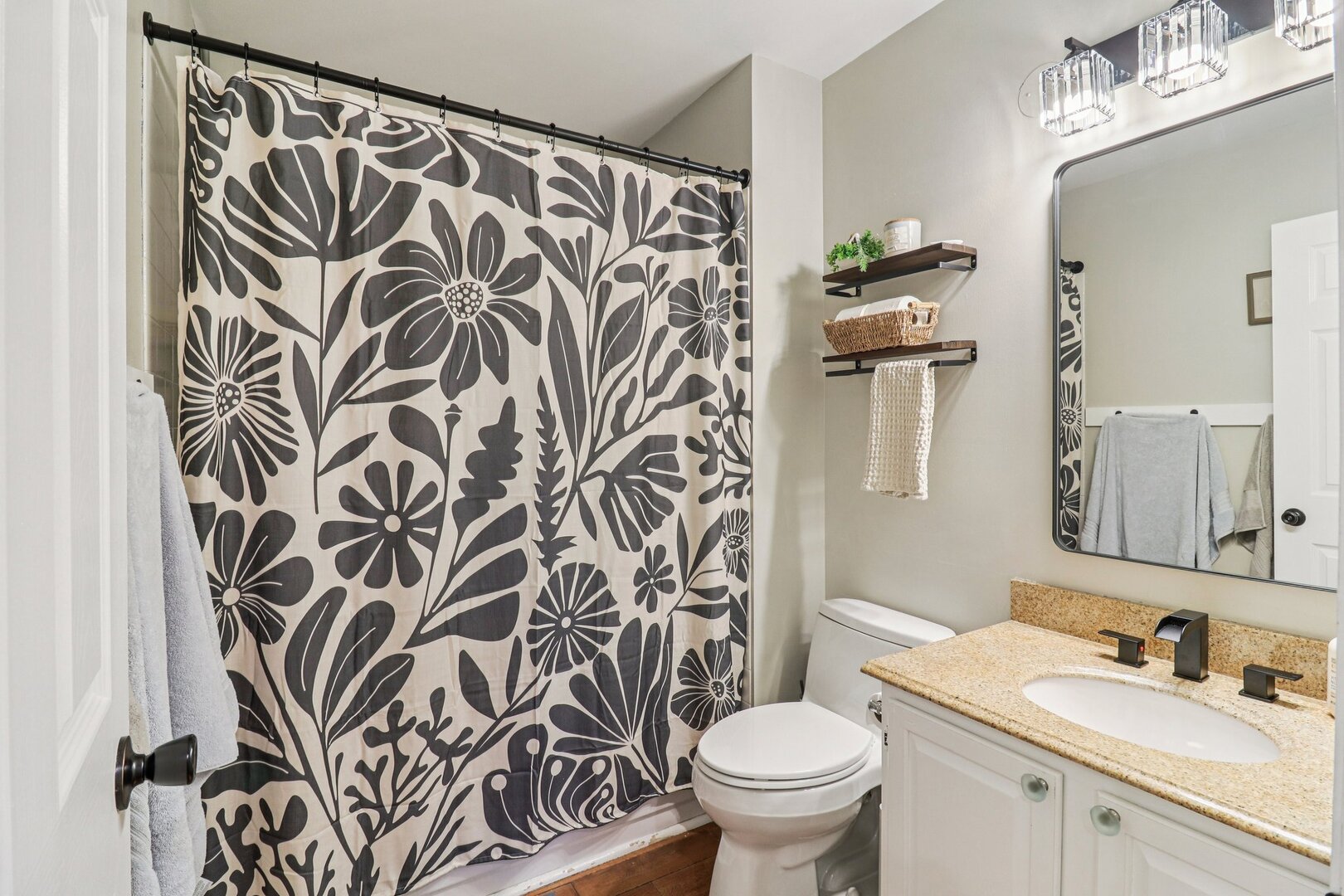 1653 Brighton Drive, Mundelein, IL 60060