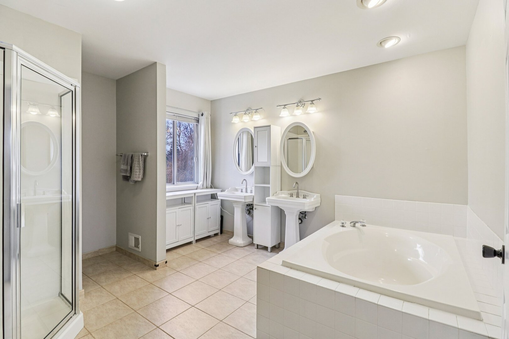 1653 Brighton Drive, Mundelein, IL 60060