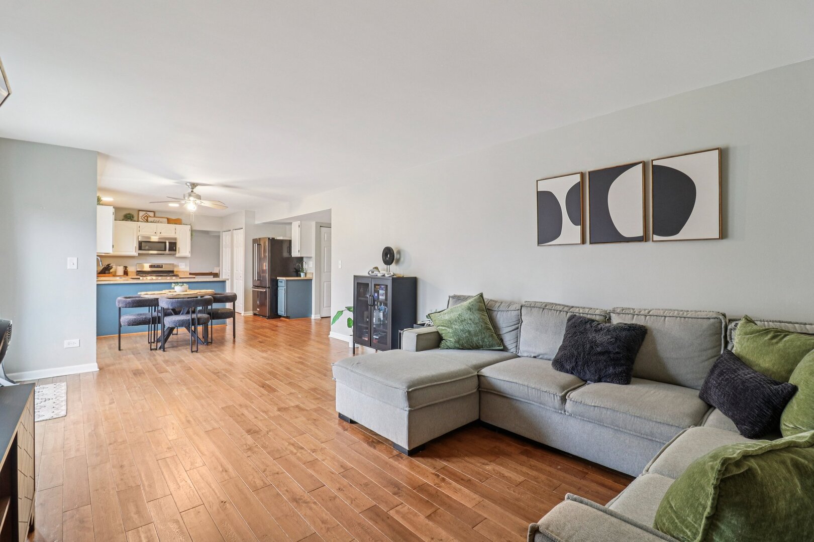 1653 Brighton Drive, Mundelein, IL 60060