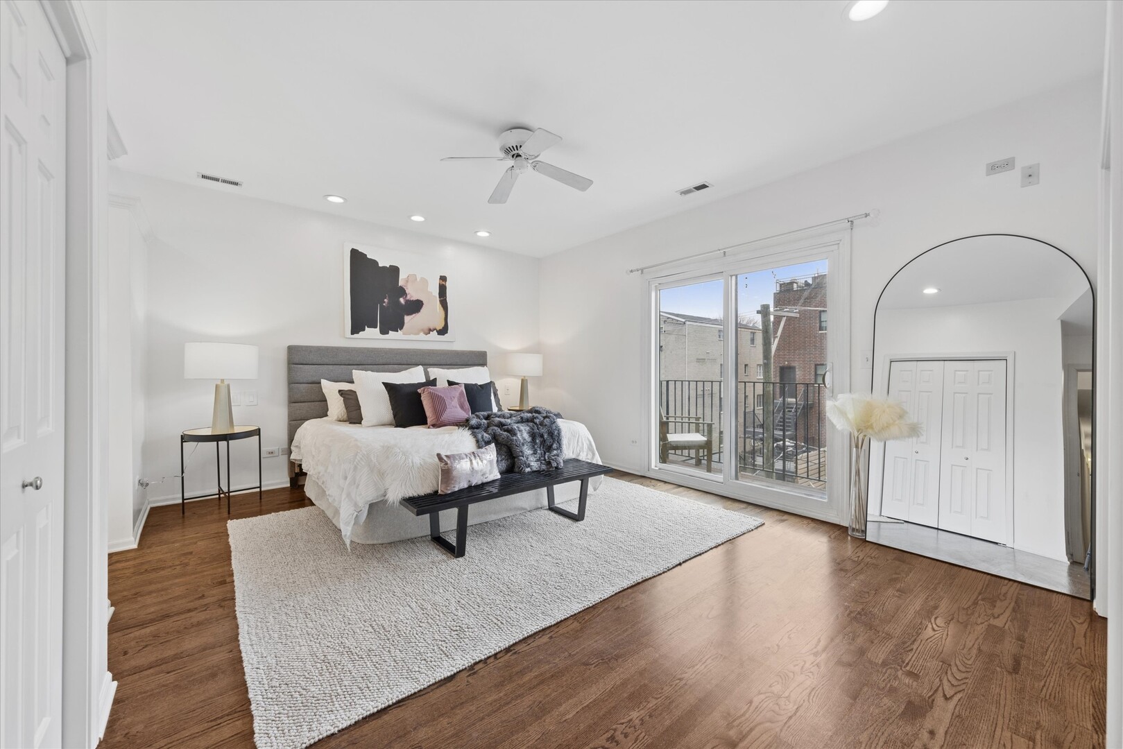 1520 N Hudson Avenue #3, Chicago, IL 60610